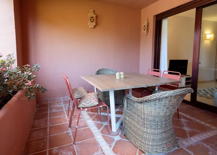 3+1 Bed Apartment, 100m Away From The Marbella