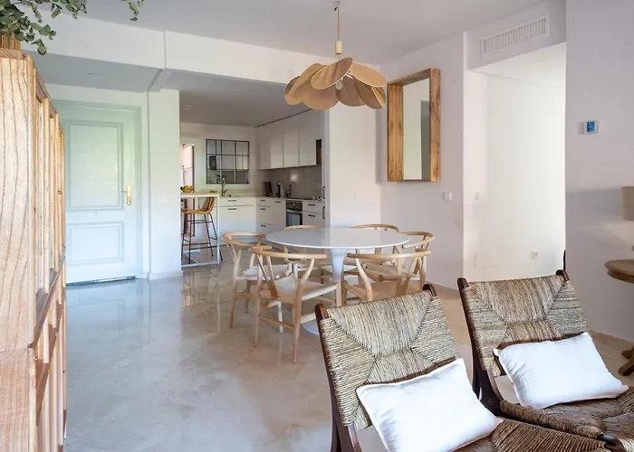 3+1 Bed Apartment, 100m Away From The Daire